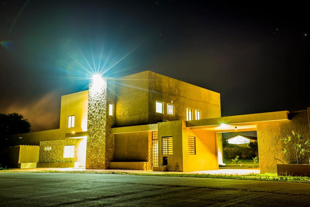 El Suto Apart Hotel San José de Chiquitos Esterno foto